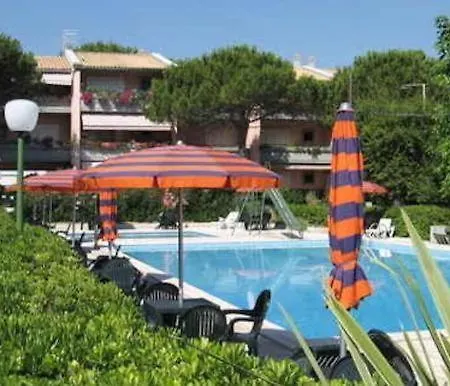 M391 - Marcelli, Trilocale Fronte Mare In Con Piscina Marcelli