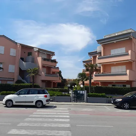 M391 - Marcelli, Trilocale Fronte Mare In Con Piscina *