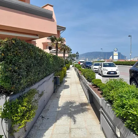 M391 - Marcelli, Trilocale Fronte Mare In Con Piscina Apartmán Marcelli